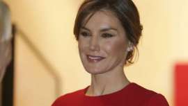 Iván Mañero, reconocido cirujano, opina sobre las operaciones de estética de la Reina Letizia, lo que aviva la polémica en torno al cambio de imagen de Letizia Ortiz desde su incorporación a la Familia Real y hasta ahora