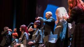 El Teatro Goya Multiespacios de Madrid reúne a centenares de profesionales en torno al lanzamiento más esperado del año, @Pure Pigments de Goldwell. Sistema que potencia el color para unos resultados vibrantes y extrabrillantes, nunca vistos 