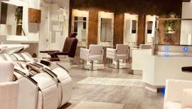 The Art of Hair se da cita y concita en el nuevo y espléndido salón de Lorena Varona. Una mujer, que lo es todo, empresaria y artista, y que destaca por su trayectoria e inquebrantable compromiso con el arte de la peluquería 