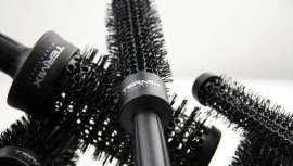 El nuevo Profesional Black ha llegado para quedarse. Fusión del cepillo Termix con la tecnología del C·Ramic para un cabello ultrabrillante y un styling perfecto