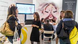 En España  operan 105 centrales especializadas en belleza y estética con 4.286 establecimientos, y una facturación de 710,736 millones de euros