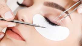 También ha creado kits de extensión de pestañas con todo lo necesario para poder trabajar con estos productos, con un pequeño descuento