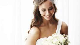 Los expertos y profesionales del área de la estética y la belleza saben cómo tratar a una novia, de manera previa al gran día, para que luzca con luz propia en una fecha que será inolvidable. Ésta es la propuesta de la doctora Natalia Ribé