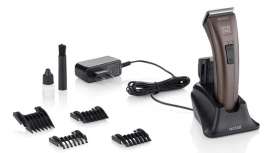 Moser lanza este modelo como la nueva versión de su antecesor, conservando las primicias que permitían trabajos  exhaustivos de barbería. Gracias a sus dos baterías intercambiables, la máquina ofrece una gran autonomía al profesional 