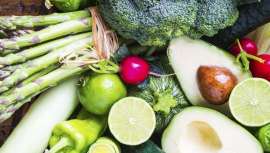 Una correcta nutrición a lo largo de todo el año y por supuesto durante el verano, conseguirá aumentar las defensas y barrera de la piel contra los efectos dañinos del sol. Así lo afirman las investigaciones y expertos nutricionistas