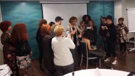  Love & Dreams es una formación 360º novias, impartida por dos grandes de la peluquería especializadas en novias y asesoría de imagen, Luciana Sabariz y Giovanna Lucana, para todos aquellos que deseen ampliar sus conocimientos en la materia