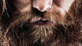 La fundadora de la Barbière de Paris ha dirigido el libro Barbes, boucs, moustaches, que supone una especie de himno a la imagen masculina en 240 páginas 