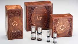 Con la cosmética vegetal y natural como uno de sus principales aliados, Gandiva presenta dos rituales, facial el primero y reductor corporal el segundo, que aúnan a una experiencia única la experiencia milenaria de las técnicas del masaje