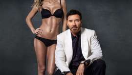 A su imagen quizá frívola por vivir donde vive y operar a quien opera, los famosos de Beverly Hills, Grath Fisher, considerado uno de los 10 cirujanos plásticos más famosos del mundo, une sin embargo el dominio absoluto del arte de la cirugía 