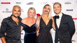 Mejor Salón y Mejor Modelo de Negocio del Año de Australia, Royals Hair logra otro dos reconocimientos más a su carrera, esta vez, por parte de la propia industria de aquel continente, premio a su saber hacer y pasión en torno al arte del cabello
