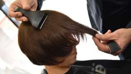 La hoja curva de esta máquina de corte permite un acabado preciso y seguro en cualquier look de cabello que se desee realizar, además de facilitar al máximo el trabajo del estilista