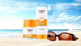 Lleva ingredientes como Licocalcón A, un compuesto natural derivado de la planta Glycyrrhiza inflata, y conocido por sus propiedades antiinflamatorias y antioxidantes