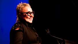 Es una de las mujeres más influyentes de la peluquería mundial y australiana, involucrada no sólo con el mundo del cabello sino también con las causas más solidarias. Ésta es parte de su historia 