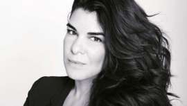 El regreso a los 80 se traduce también en el maquillaje, el cual hace suyo los tonos más metálicos y brillantes. Bettina Frúmboli nos cuenta qué vale y qué no para el make up más actual