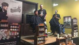 Un centenar de profesionales se han reunido en la bella isla de Tenerife para descubrir técnicas, procesos y tendencias en barbería de manos de Beardburys, cosmética específica para barberos, barbas y bigotes, junto a varias figuras del sector