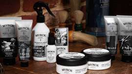 El pasado 13 de junio, la firma festejó el lanzamiento de esta nueva línea masculina mediante un evento poco común como el lanzamiento de hacha en el Kick Axe Throwing en Brooklyn (Nueva York)