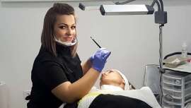 De la mano de Nicoleta Vlad, directora creativa de Nikol Beauty en Coslada, conocemos cómo proteger unas cejas tatuadas del sol ahora que el verano ya ha arrancado