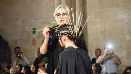 La  estilista  vallisoletana  ha celebrado un  desfile  benéfico  en  el  Monasterio  de  Santa  María  de  Palazuelos (Corcos, Valladolid) con  la  colaboración  de  más  de 100 voluntarios 