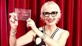 Thuya Escuela ha elegido a Felicitas Ordás como la mejor profesional de peluquería del año y le ha hecho entrega de este codiciado galardón junto a otras figuras del sector, todas, referentes para los alumnos de Thuya