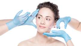 Este material de relleno es ideal para personas que tienen flacidez facial, falta de densidad y arrugas profundas