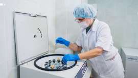 La Agencia Española de Medicamentos y Productos Sanitarios considera al Plasma Rico en Plaquetas medicamento. No obstante, existen dudas y polémica acerca y en general del producto obtenido con tejidos del sujeto referido a células autólogas