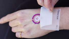 Estos tatuajes establecen el tiempo de exposición solar al índice de radiación ultravioleta que haya en ese momento a las características de nuestra piel