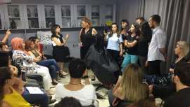 Ambos han participado en una serie de talleres y formaciones dirigidas a 120 peluqueros profesionales del país, situado en la región del Cáucaso 