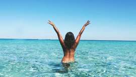 Se basa en las propiedades y beneficios que las frutas tropicales otorgan al cuidado y belleza de la piel