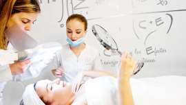 La experta, Inmaculada Canterla, Cosmeceutical Center, enumera al Peeling Jessner, el Peeling TCA y la Terapia Fotodinámica o PDT, como tres de los tratamientos médico estéticos más eficaces para combatir las manchas de la piel