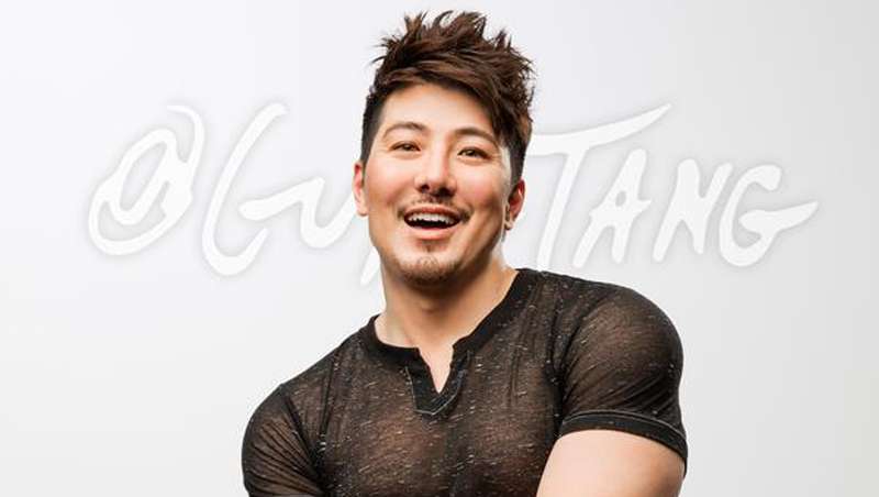 El famoso estilista y youtuber Guy Tang presentar MyDentity en Salon International
