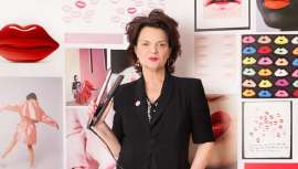 Solidariedade e ciência unem-se em Londres pela mão da ghd. A empresa apresentou o seu novo styler de Lulu Guinness a favor da Fundação FERO contra o cancro de mama e anuncia o próximo lançamento, recorrendo ao seu laboratório em Cambridge