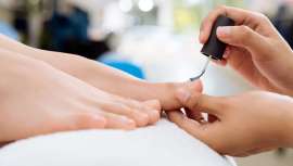 Bases, colores, tratamientos antiedad para las uñas, colores veraniegos... son las señas de esta marca