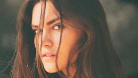 Se te dissermos que o colagénio, o ácido hialurónico ou as vitaminas revitalizam a pele, seguramente que não te surpreende ou descobres algo que antes não sabias. Mas estes três ativos também sobem à cabeça e conseguem um cabelão 10!