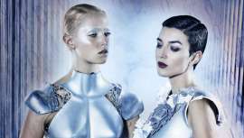 Una ruta interestelar que apunta a la belleza del futuro y crea humanoides que disfrutan de lo híbrido y el destello del metal como estandarte de lo que está por llegar. Klaus Peter Ochs vuelve a demostrarnos de lo que es capaz