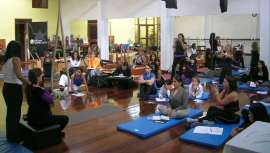 Hace más de dos décadas, el Dr. Juan Bosco Calvo trajo este método a nuestro país, invitando a la sucesora de Joseph Pilates, Romana Kryzanowska, a impartir cursos en Madrid y Valencia