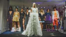 El encuentro, impulsado por los gerentes de Coello Casado Salón de Peluquería en Fuengirola, ha contribuido a popularizar las creaciones de jóvenes diseñadores malagueños al público joven