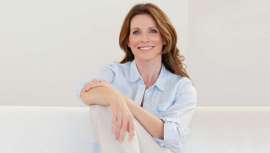 Alimentarse bien y observar unas reglas de vida sanas en lo referido a ejercicio y nutrición, y acompañar estos gestos con los tratamientos y cosméticos recomendados, aseguran minimizar los efectos de la menopausia en la mujer