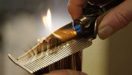 El peluquero Chema de la Fuente, en colaboración con la Universidad Politécnica de Valencia, ha diseñado el primer prototipo de tijera profesional que sella las puntas y evita la caída del cabello, sirviéndose del fuego