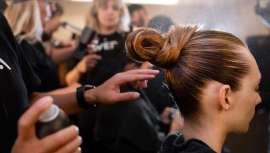 Uno de los protagonistas absolutos de la New York Fashion Week ha sido Aveda. Junto a los grandes diseñadores, la firma ha presentando las últimas tendencias del hair style que apunta a tonos rompedores y estilos muy naturales 