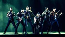 El grupo artístico lleva su gira solidaria Nacidos para Bailar al stand de Artero en Salon Look (Ifema)