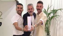  La  colección  ganadora refleja  el  cambio  que  está  viviendo  el  sector  de  la  barbería,  donde se apuesta por imágenes muy masculinas sin renunciar a las tonalidades  fantasía