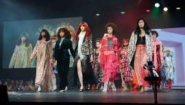 El estilista y empresario Kevin Murphy, junto con el equipo artístico de la firma, han creado un espectáculo inspirador donde se han mostrado looks de diferentes décadas en el Aria Resort & Casino de Las Vegas (Estados Unidos)