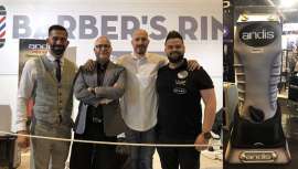 A T-Outliner Cordless viva torna-se a estrela favorita para os visitantes Salón Look que correram para tirar selfies com ela. Andis conquista distâncias curtas e adiciona centenas de barbeiros e cabeleireiros