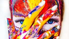 Factory Salons, la empresa perteneciente al grupo Design System que diseña los espacios perfectos para tu negocio, salón o centro de peluquería y belleza, presenta su nuevo y espectacular catálogo donde encontrar todo lo que buscas y más a un clic