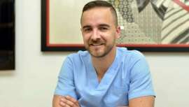 La belleza solidaria celebra su día este 18 de octubre. El doctor espera recaudar más de 6.000 euros para la Asociación Española Contra el Cáncer