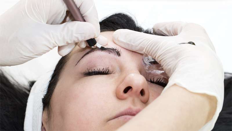 Formación con garantías en microblading, pigmentación semipermanente en cejas