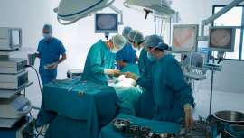 La técnica, denominada DIEP (Deep Inferior Epigastric Perforator), consiste en reconstruir la mama con piel y grasa abdominal