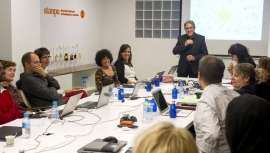 La industria de los aromas y esencias de nuestro país ha tenido como principal valedor, defendiendo la normalización, por ejemplo, del aceite de Jara, autóctono, al Comité Internacional de Aceites Esenciales reunido bajo la presidencia de Stanpa