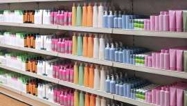 A Pravana, uma empresa especializada em coloração e produtos capilares para o salão da Califórnia (Estados Unidos), será comercializada através das lojas CosmoProf e Armstrong Mc Call, graças a essa mútua colaboração.