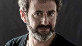 Practica la peluquería desde el corazón, pero también desde el conocimiento. Un fifty fifty que le ha permitido a Marco Pérez, Marco PM, perdurar durante varias décadas y llevar por estandarte la peluquería española allá donde esté y se presenta